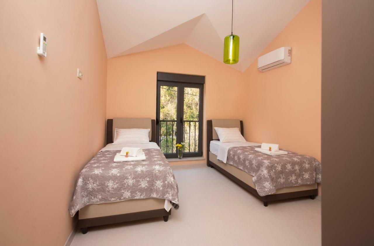 Bajova Kula Luxury Residences Cattaro Esterno foto