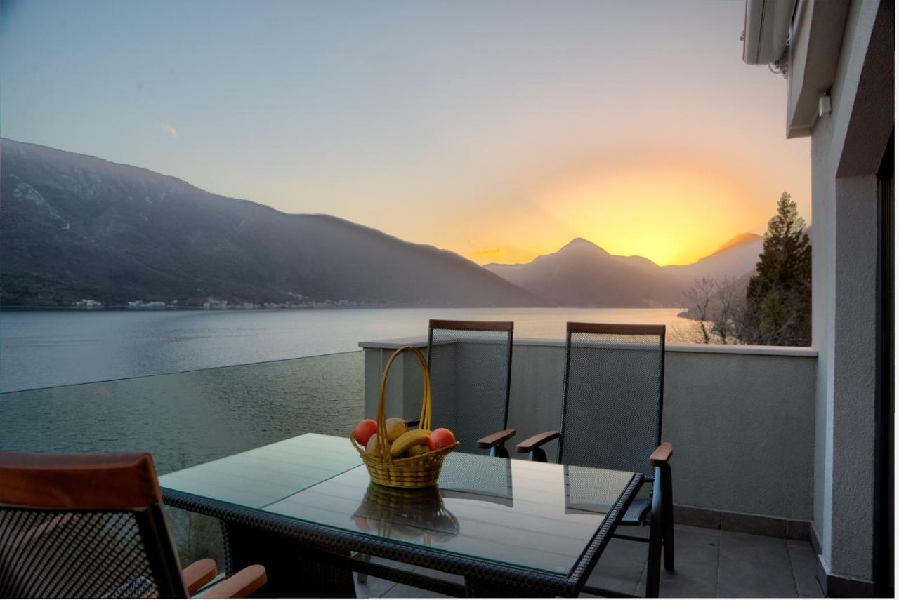 Bajova Kula Luxury Residences Cattaro Esterno foto