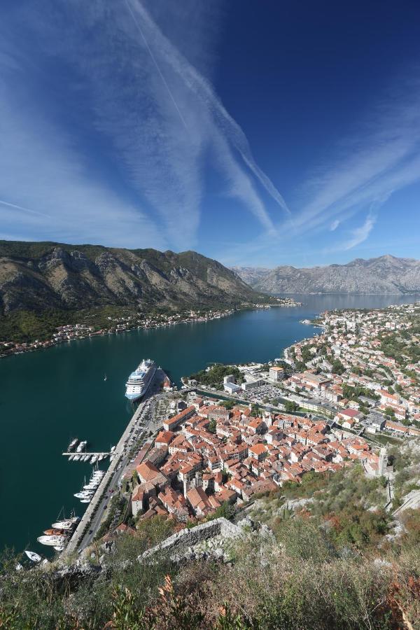 Bajova Kula Luxury Residences Cattaro Esterno foto