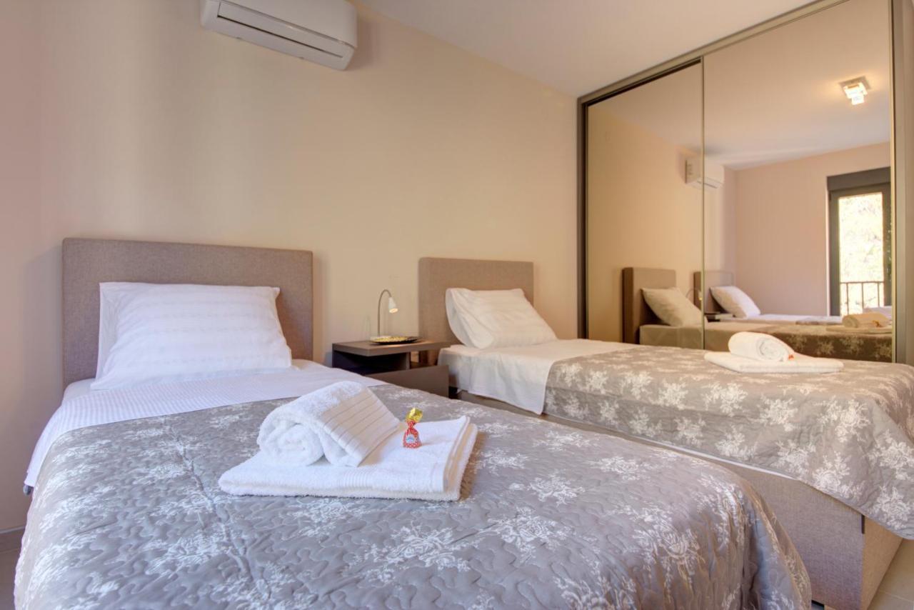 Bajova Kula Luxury Residences Cattaro Esterno foto