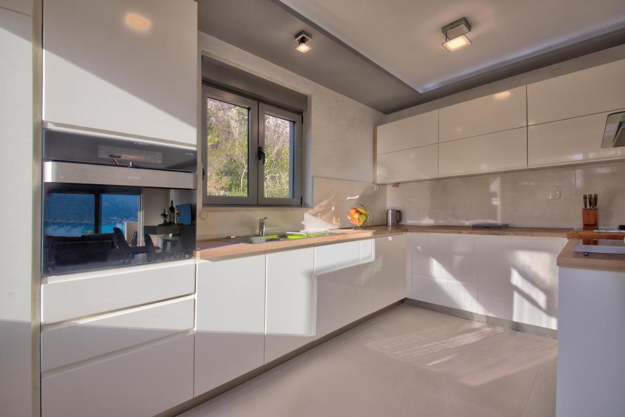 Bajova Kula Luxury Residences Cattaro Esterno foto
