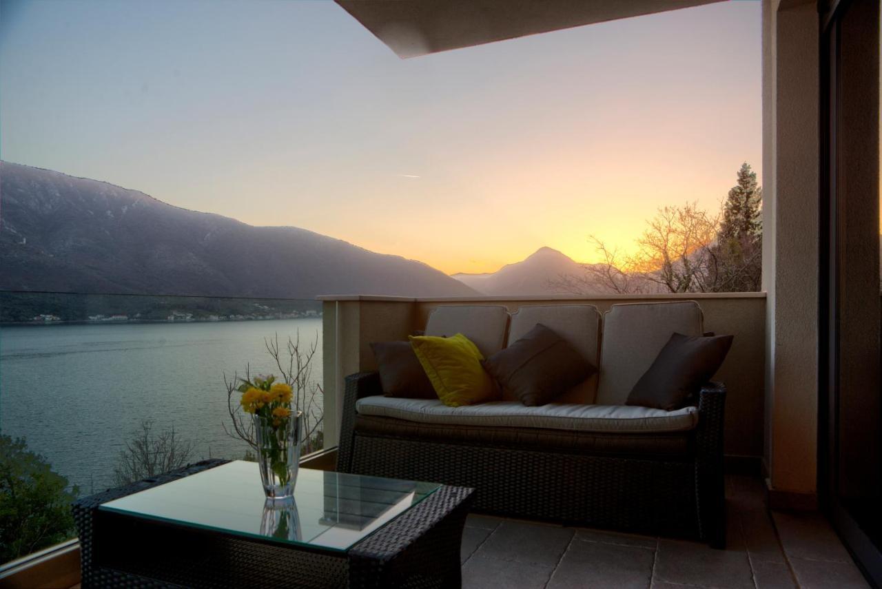 Bajova Kula Luxury Residences Cattaro Esterno foto